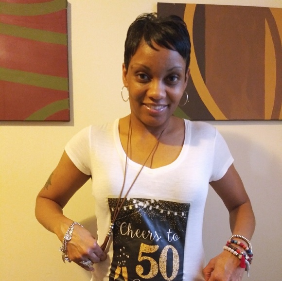 Meet your Posher, Stephanie - Picture 2 of 2